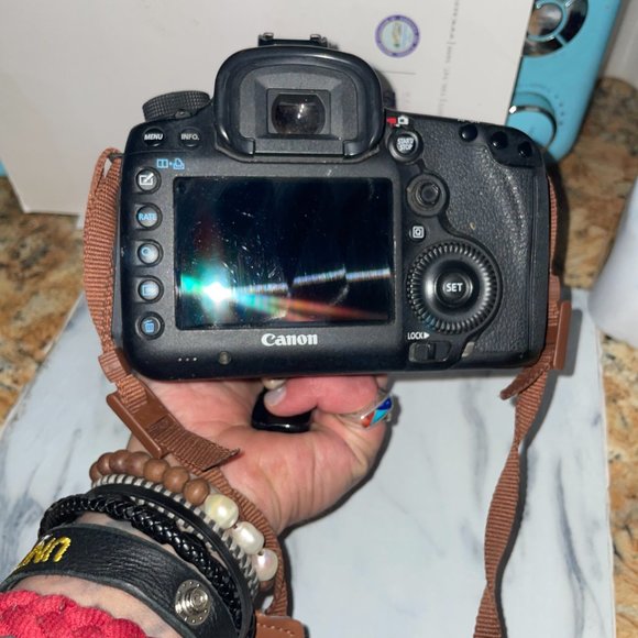 Canon EOS 5D MARK III 22.3 MP Digital SLR With 17-40mm L/4 USM Lens Wide Lens. - Picture 6 of 7